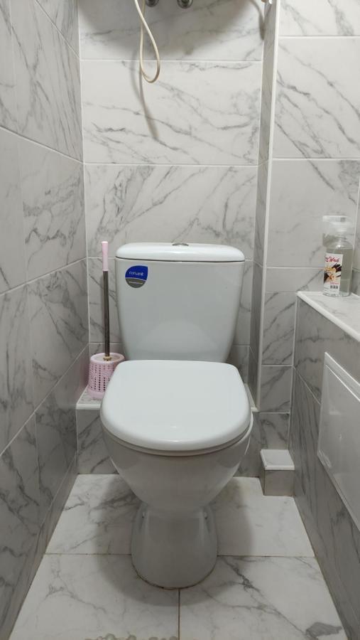 Василя Стуса 10/77 City Rooms ビーラ・ツェールクヴァ エクステリア 写真